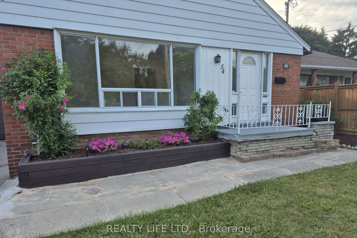 54 Garside Crescent, ON M6M 2Z6