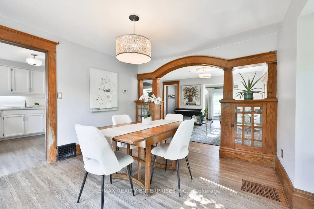 44 Mississauga Road, ON L5H 2H8