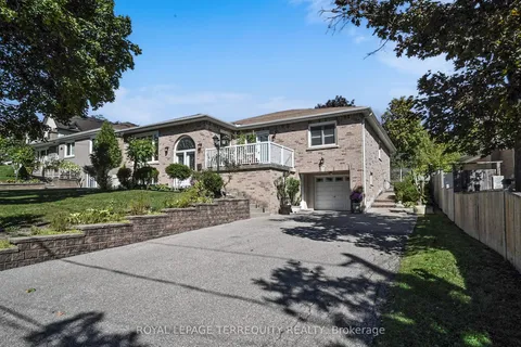 134 Hadrian Drive, ON M9W 1V4