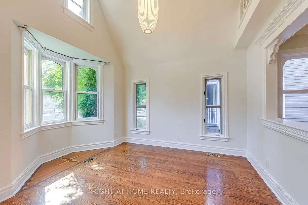 435 Maple Avenue, ON L6J 2J2