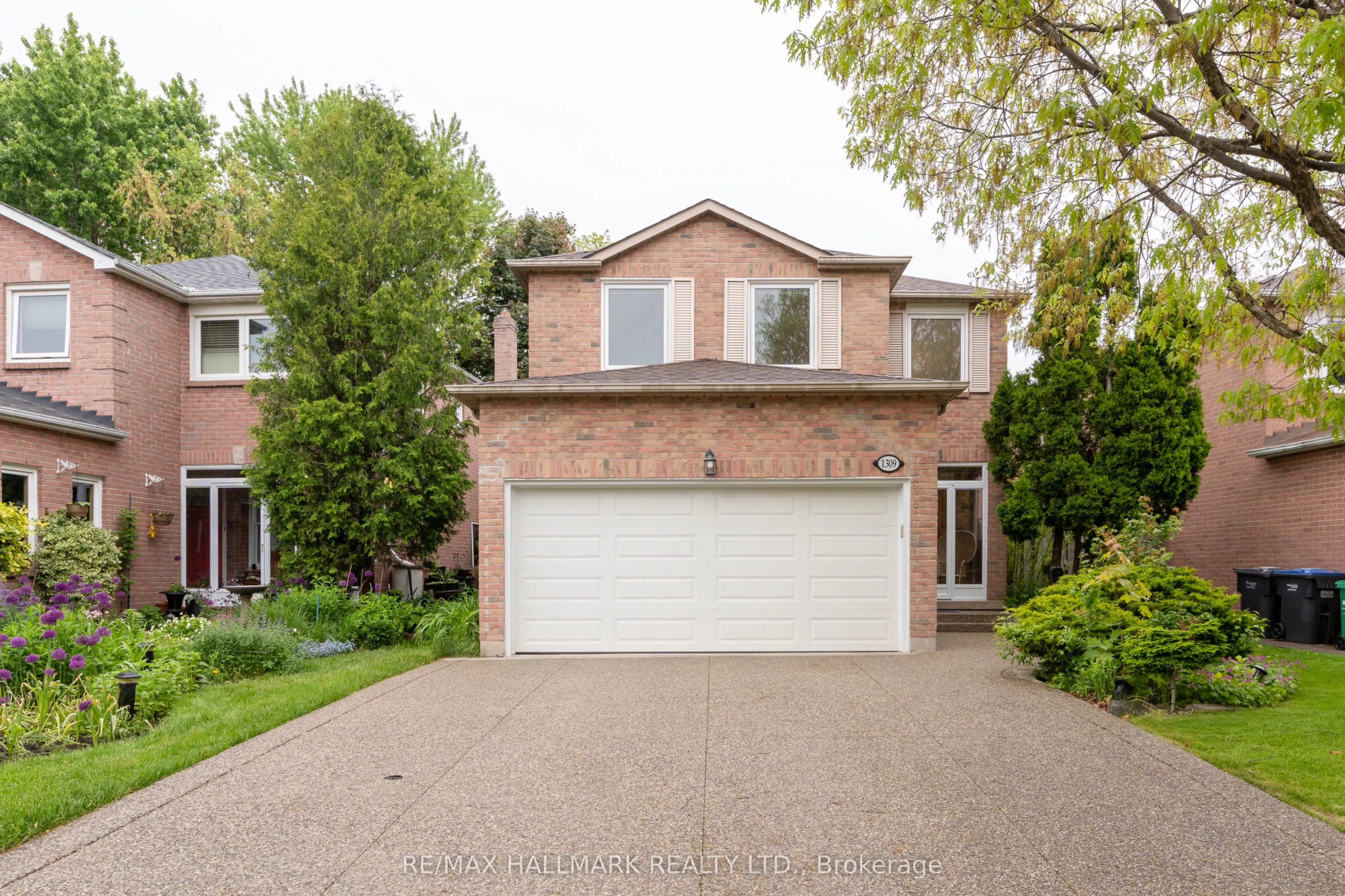 1309 Sweetbirch Court, ON L5C 3R4