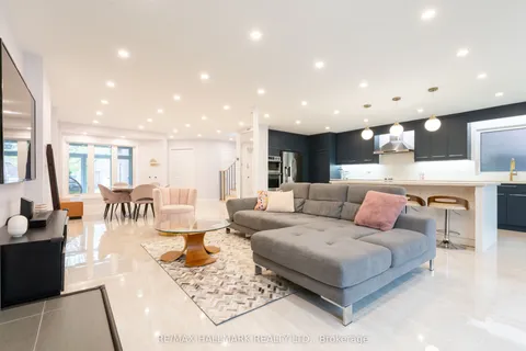 1309 Sweetbirch Court, ON L5C 3R4