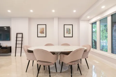 1309 Sweetbirch Court, ON L5C 3R4