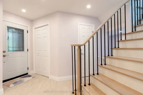 1309 Sweetbirch Court, ON L5C 3R4