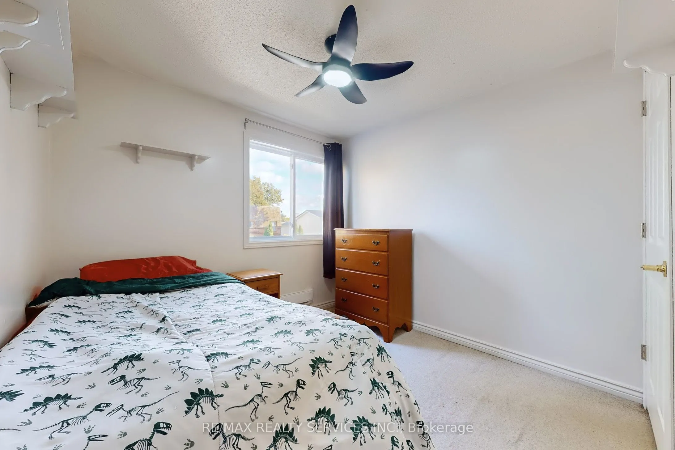 2 Hector Court, ON L6S 1P1