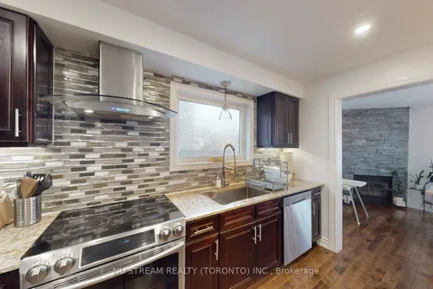 3926 Hazelridge Road, ON L5N 6Z4