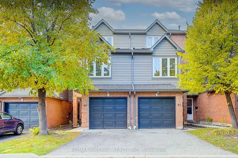 Condo Townhouse 4 bedroom 2 bathroom at 460 Bristol Road in Mississauga - MLS# W12485090
