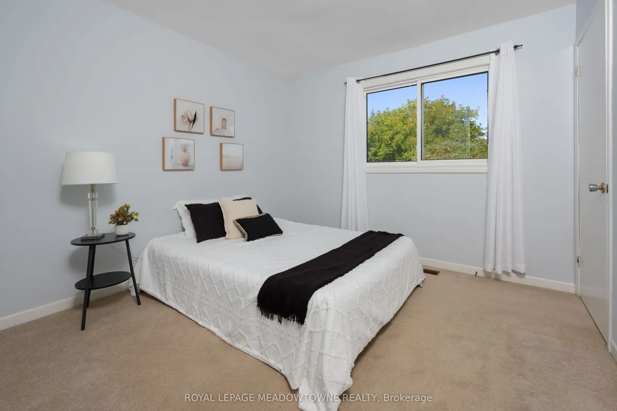 12826 Silvercreek Drive, ON L7G 4S4