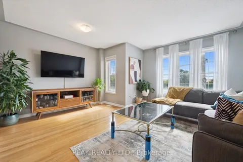 Condo Townhouse 3 bedroom 3 bathroom at 3030 Breakwater Court in Mississauga - MLS# W12485275