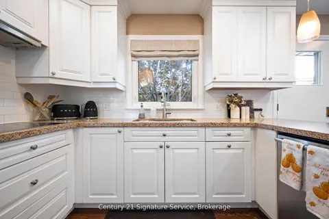 1602 Carletta Drive, ON L4X 1E5