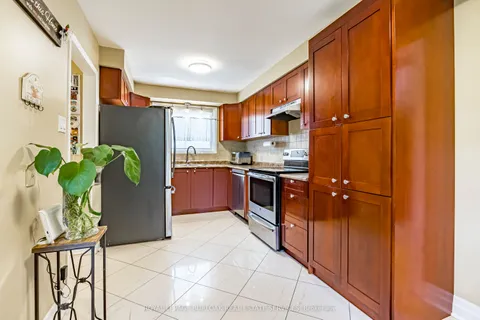 214 Vance Drive, ON L6L 3L1