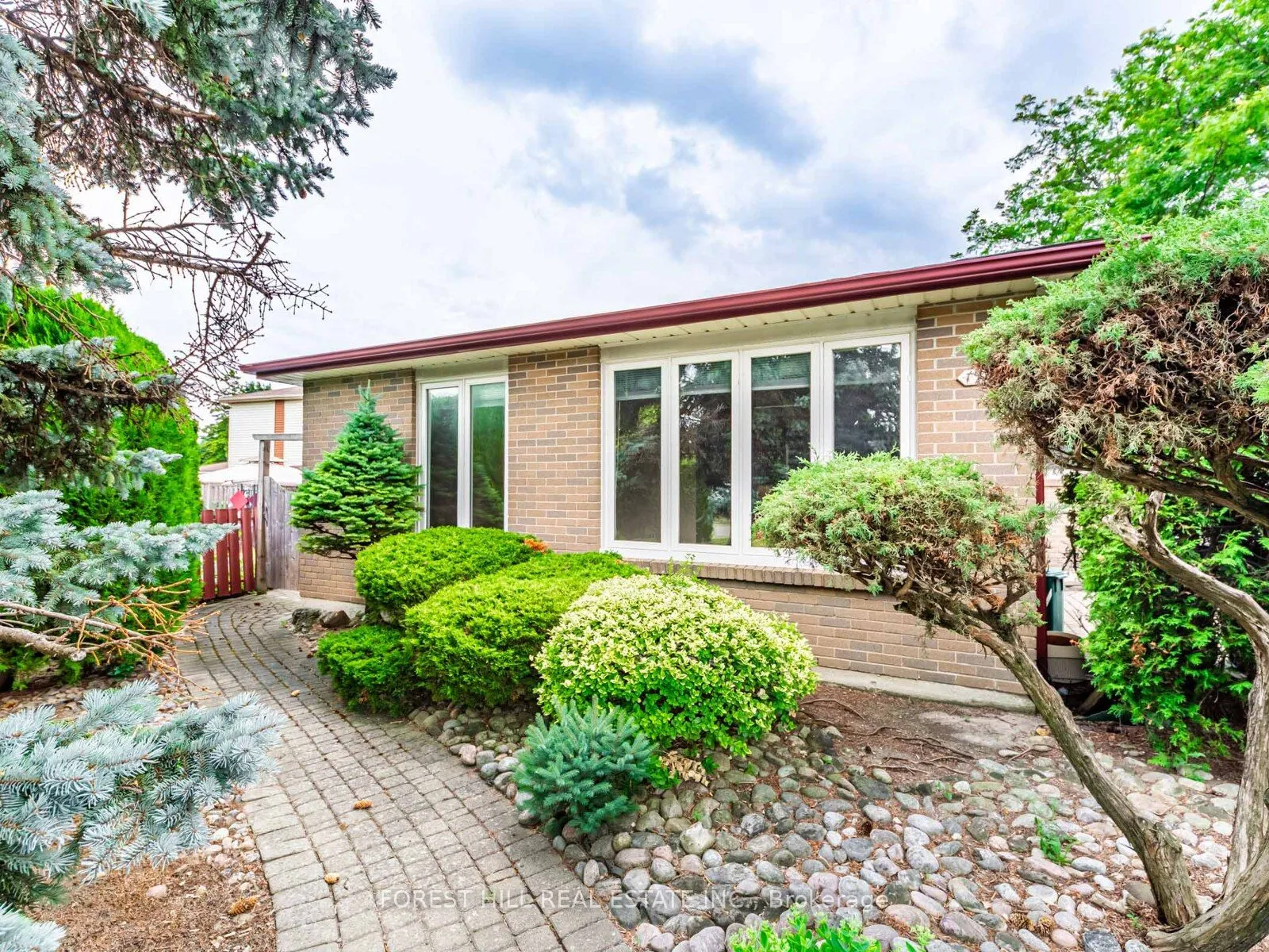 19 Drayton Crescent, ON L6T 3G6