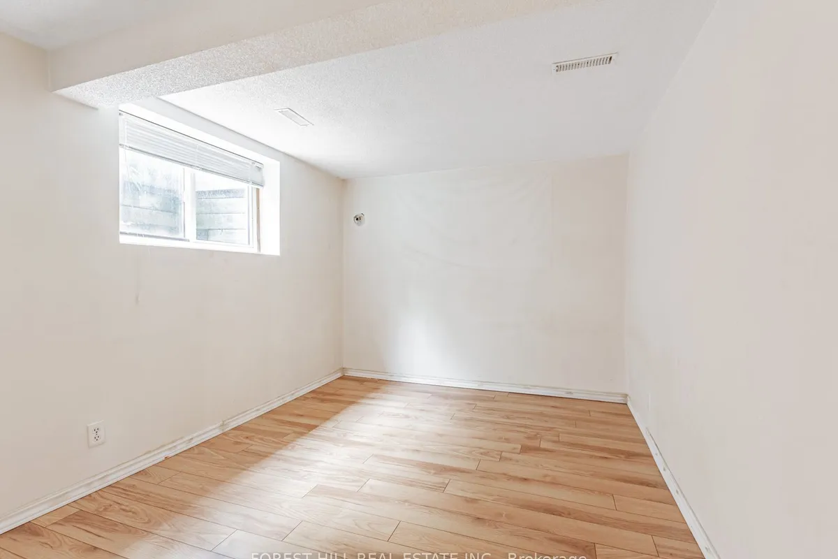 19 Drayton Crescent, ON L6T 3G6