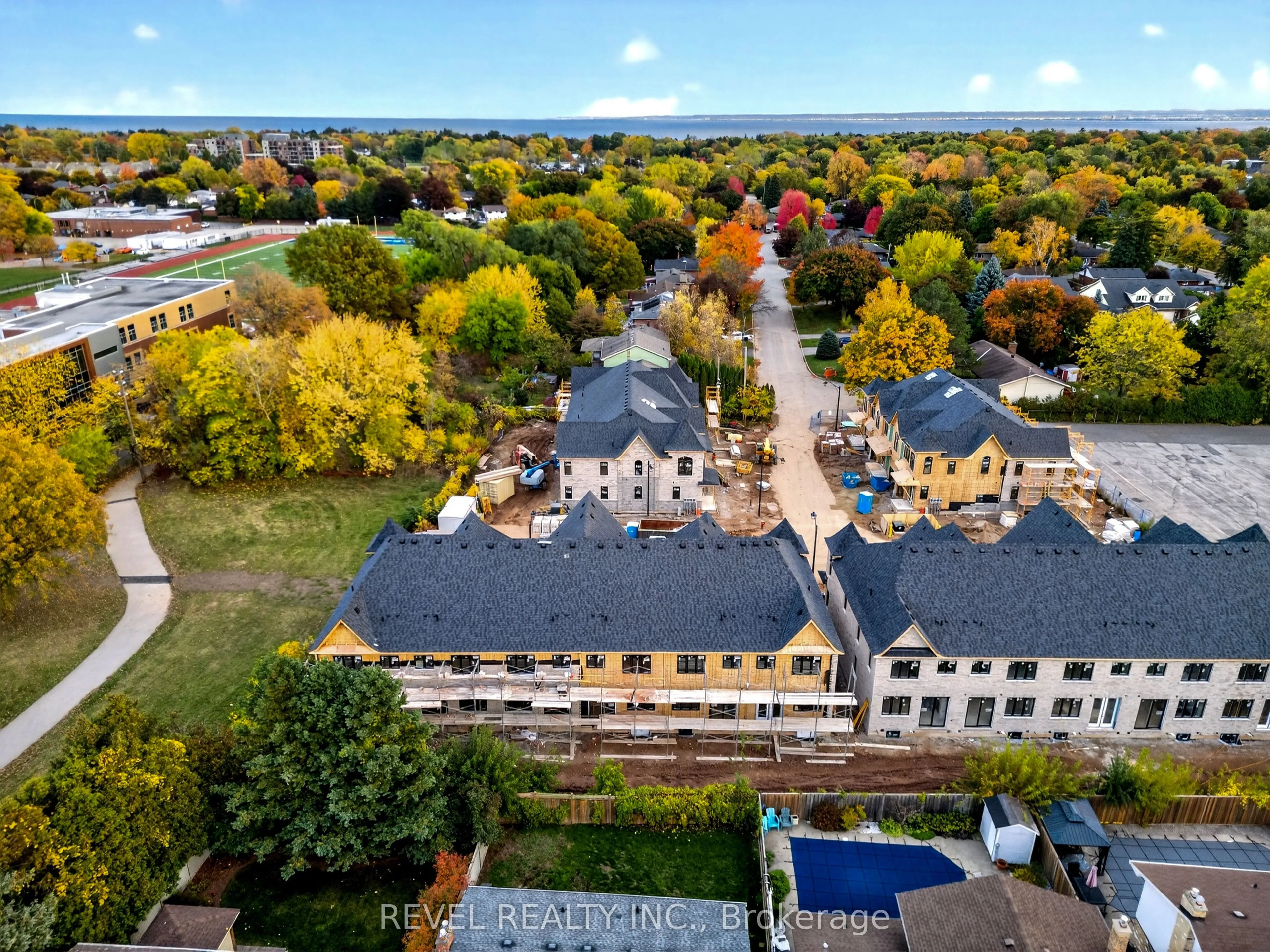 600 Maplehill Drive, ON L7N 2W3