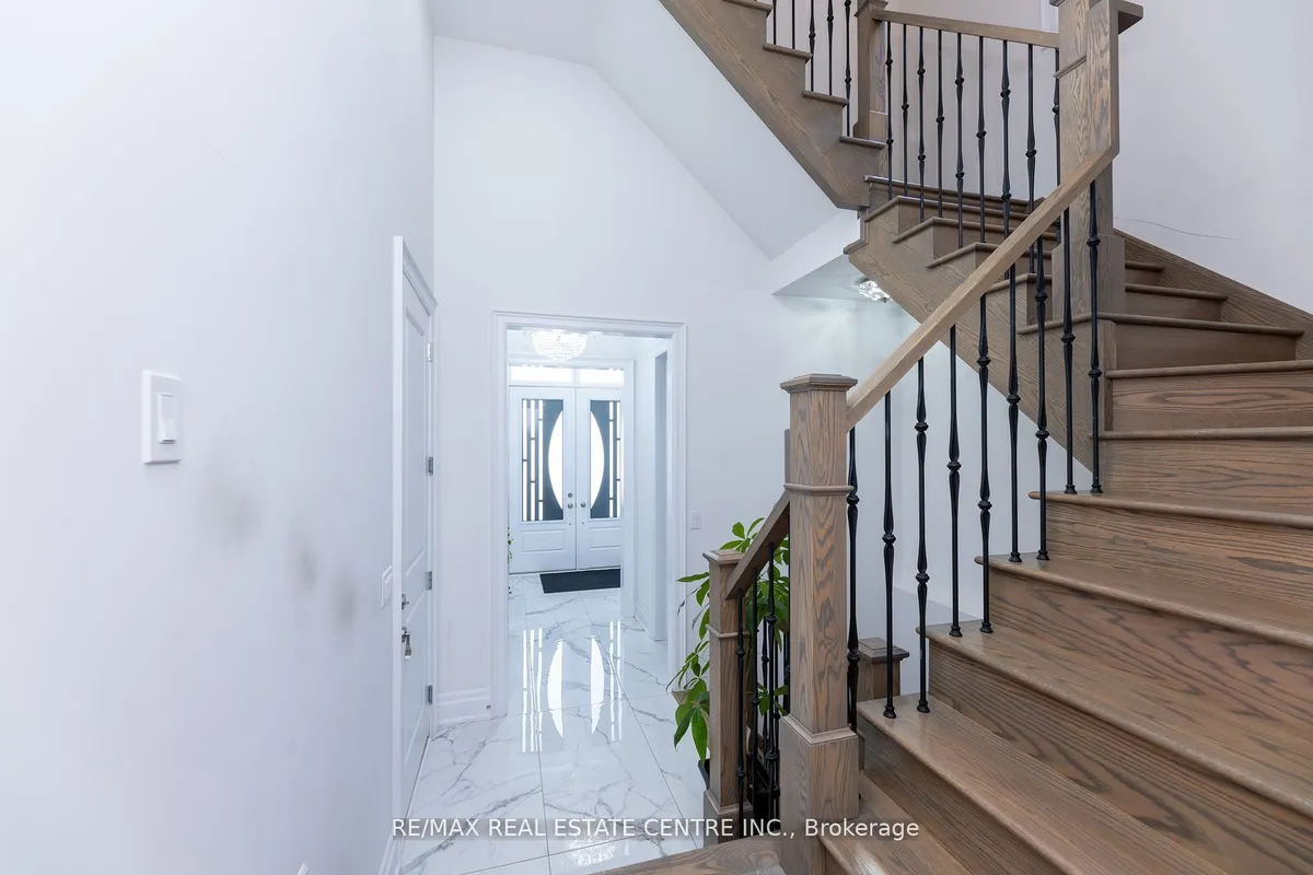 3422 Post Road, ON L6H 0Y4