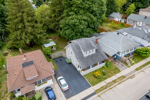 14 Academy Road, ON L7G 3N8