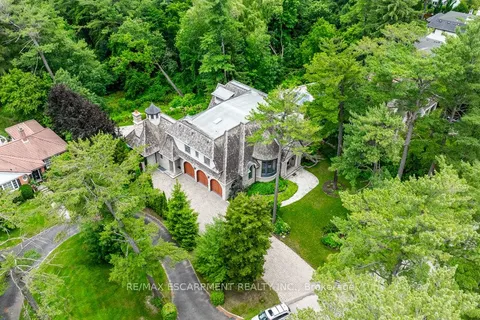 1476 Carmen Drive, ON L5G 3Z1