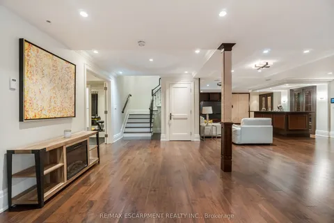 1476 Carmen Drive, ON L5G 3Z1