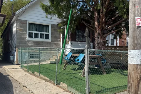 26 Avon Avenue, ON M6N 3W7