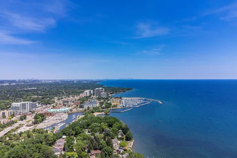 3175 Lakeshore Road, ON L6L 1J7