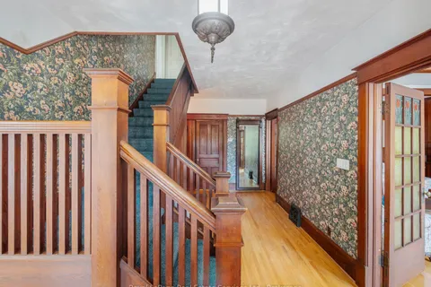 3175 Lakeshore Road, ON L6L 1J7