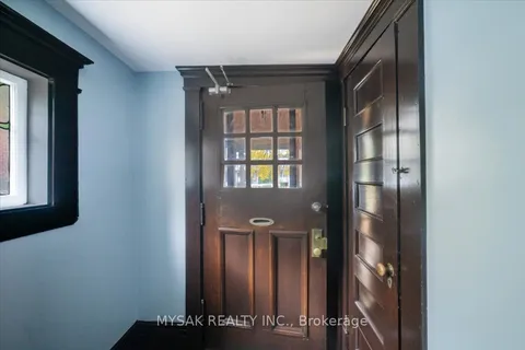 137 Annette Street, ON M6P 1N9