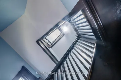 137 Annette Street, ON M6P 1N9