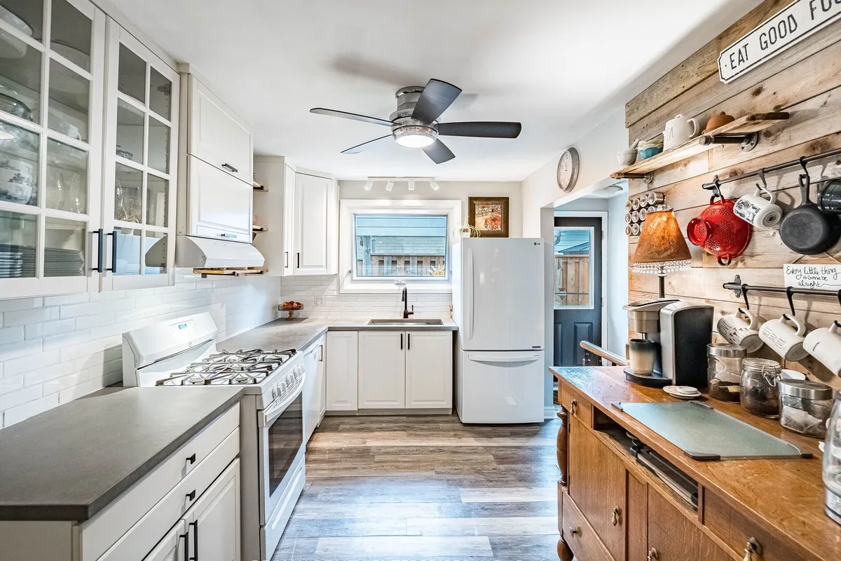 637 Artreva Crescent, ON L7L 2B8