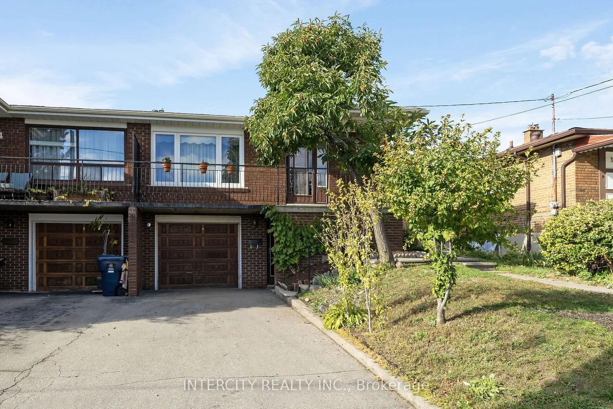 16 Seacliff Boulevard, ON M9L 2G4