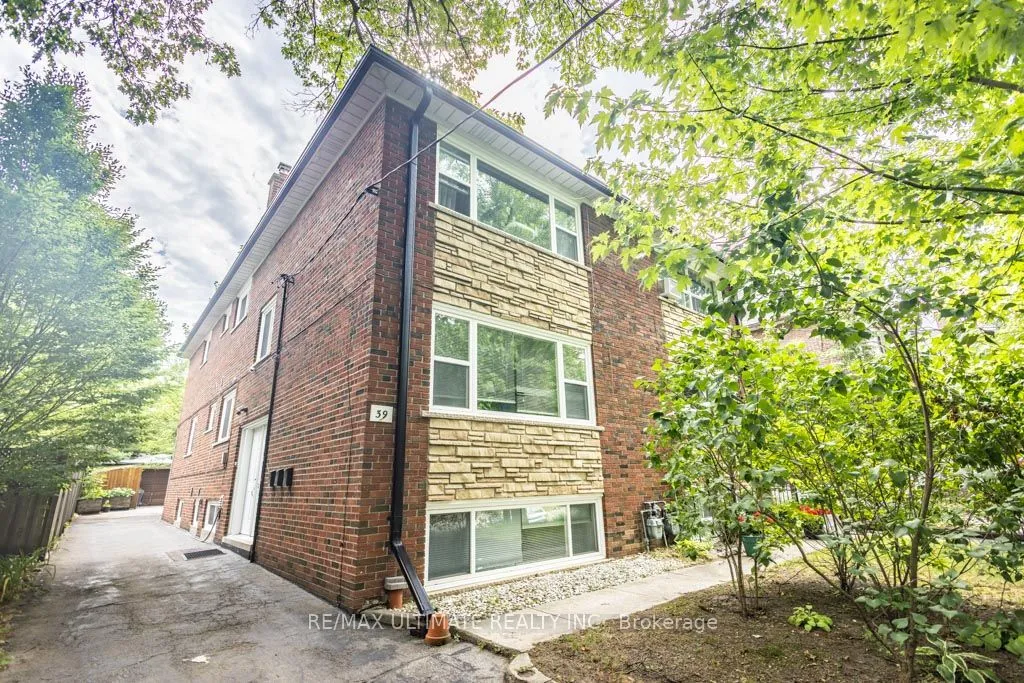 39 Laws Street, ON M6P 2Y8