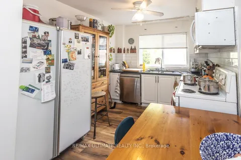 39 Laws Street, ON M6P 2Y8