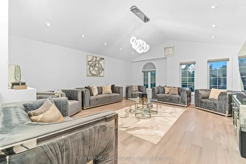 5358 Flatford Road, ON L5V 1Y6