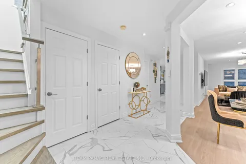 5358 Flatford Road, ON L5V 1Y6