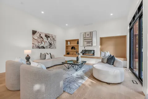 1316 Mineola Gardens, ON L5G 3Y3