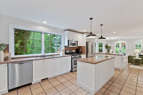 2 Canterbury Road, ON M9A 2X7