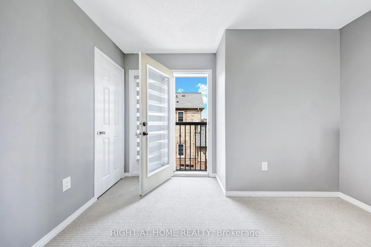 332 Rosegate Way, ON L6H 7K7