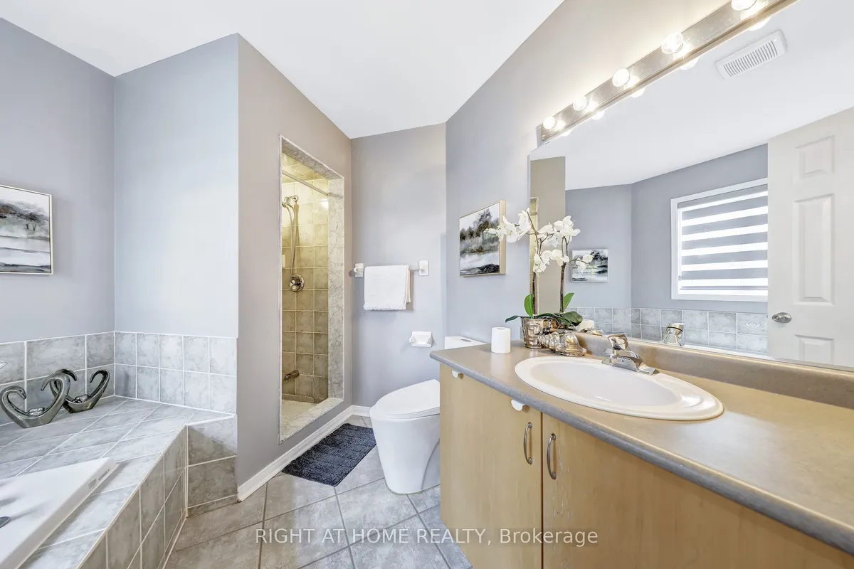 332 Rosegate Way, ON L6H 7K7