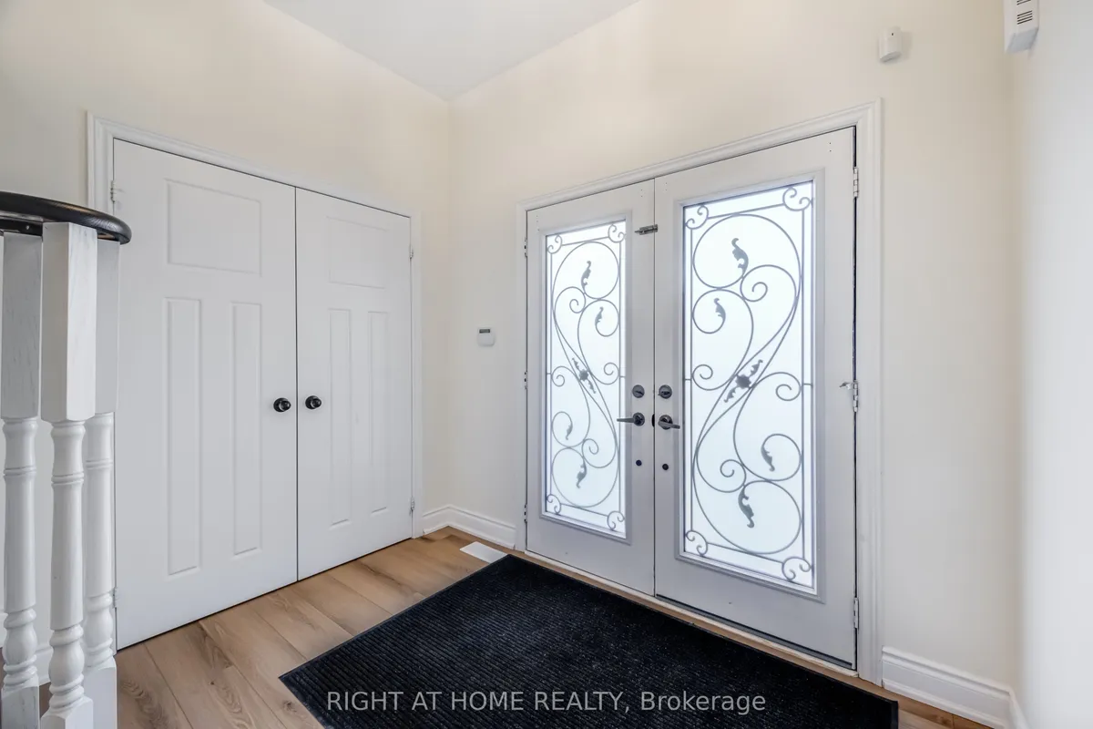 279 Eaton Street, ON L7G 6N8