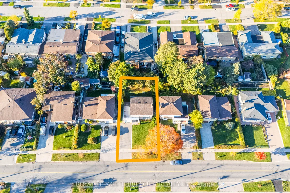 106 Grandravine Drive, ON M3J 1B4