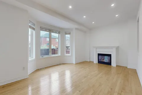 29 Begonia Crescent, ON L7A 0M6