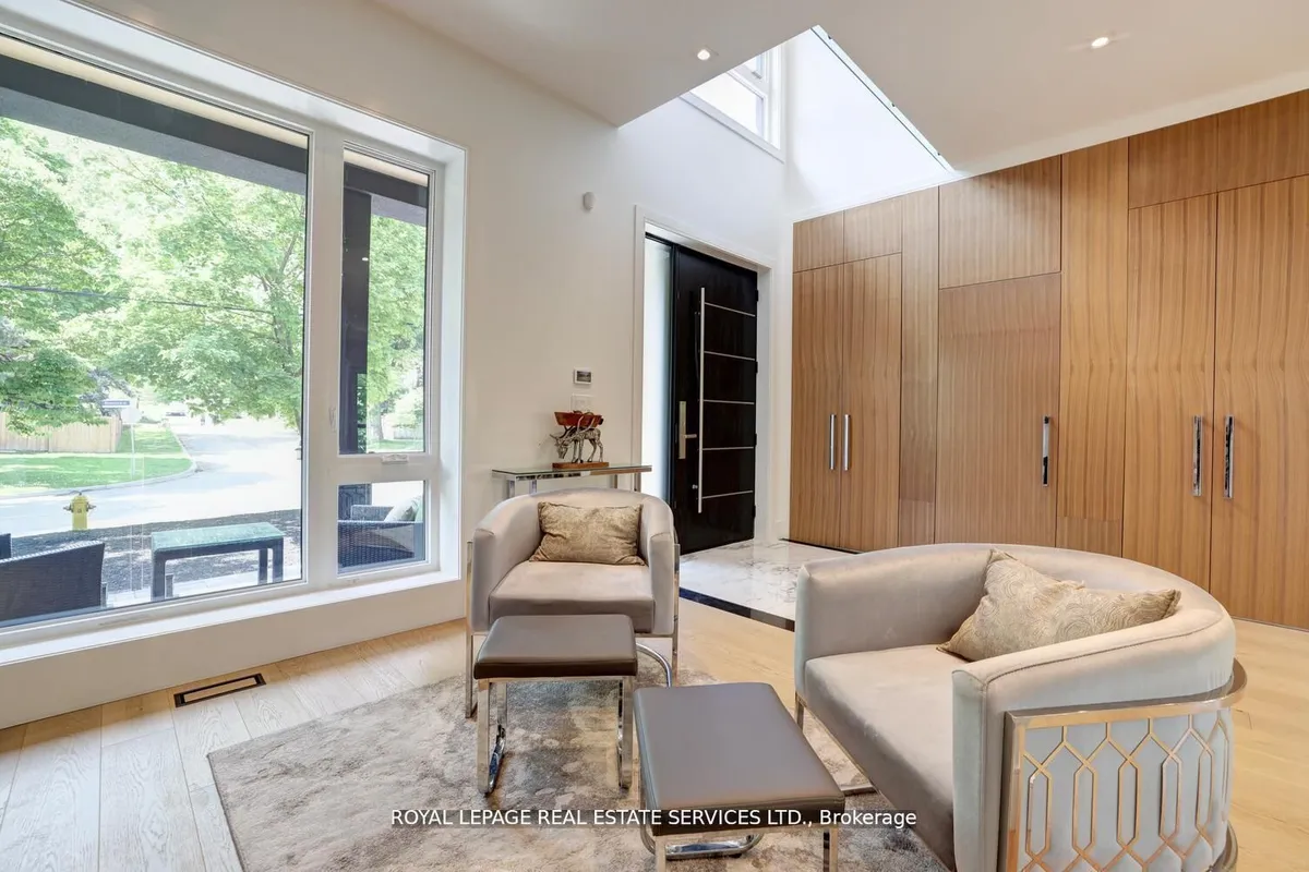 59 Riverview Heights, ON M9P 2N3