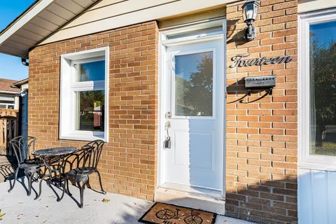 14 Finchley Crescent, ON L6T 3P5