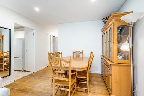 14 Finchley Crescent, ON L6T 3P5