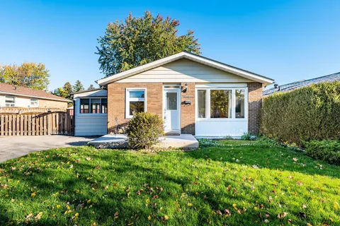 14 Finchley Crescent, ON L6T 3P5