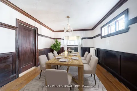 24 Queens Avenue, ON M8V 2N1