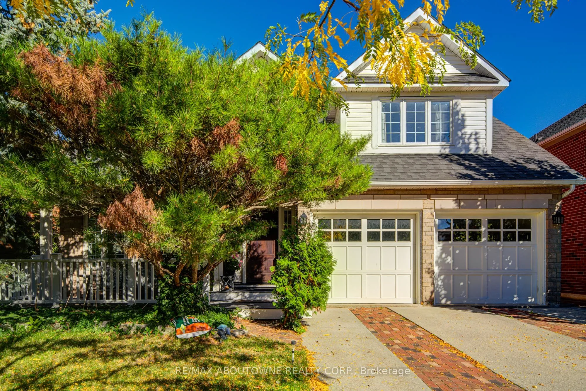 2193 Meadowland Drive, ON L6H 6H2