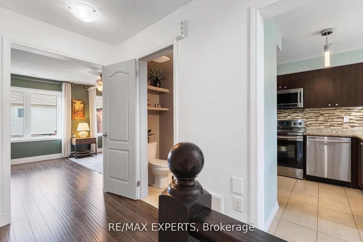 84 Vanhorne Close, ON L7A 0X9