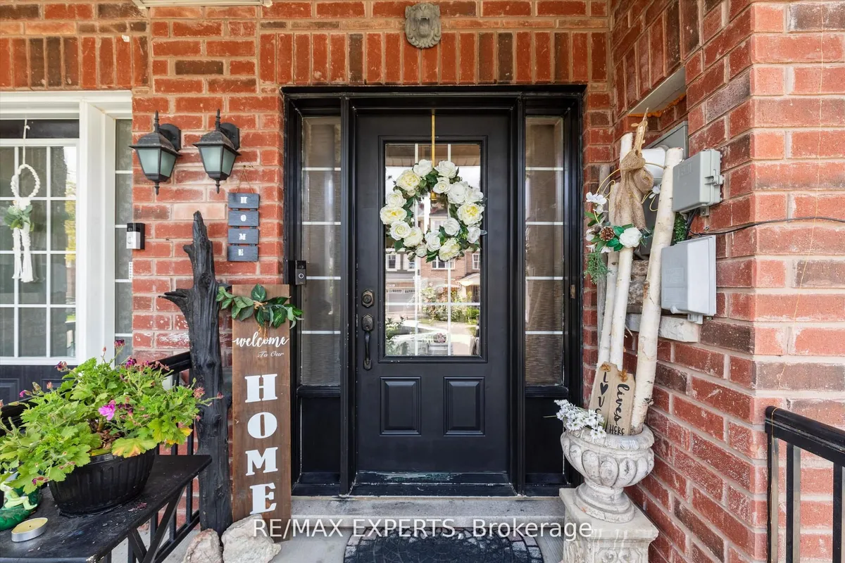 84 Vanhorne Close, ON L7A 0X9