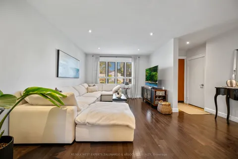 18 Smallwood Drive, ON M3M 1K8