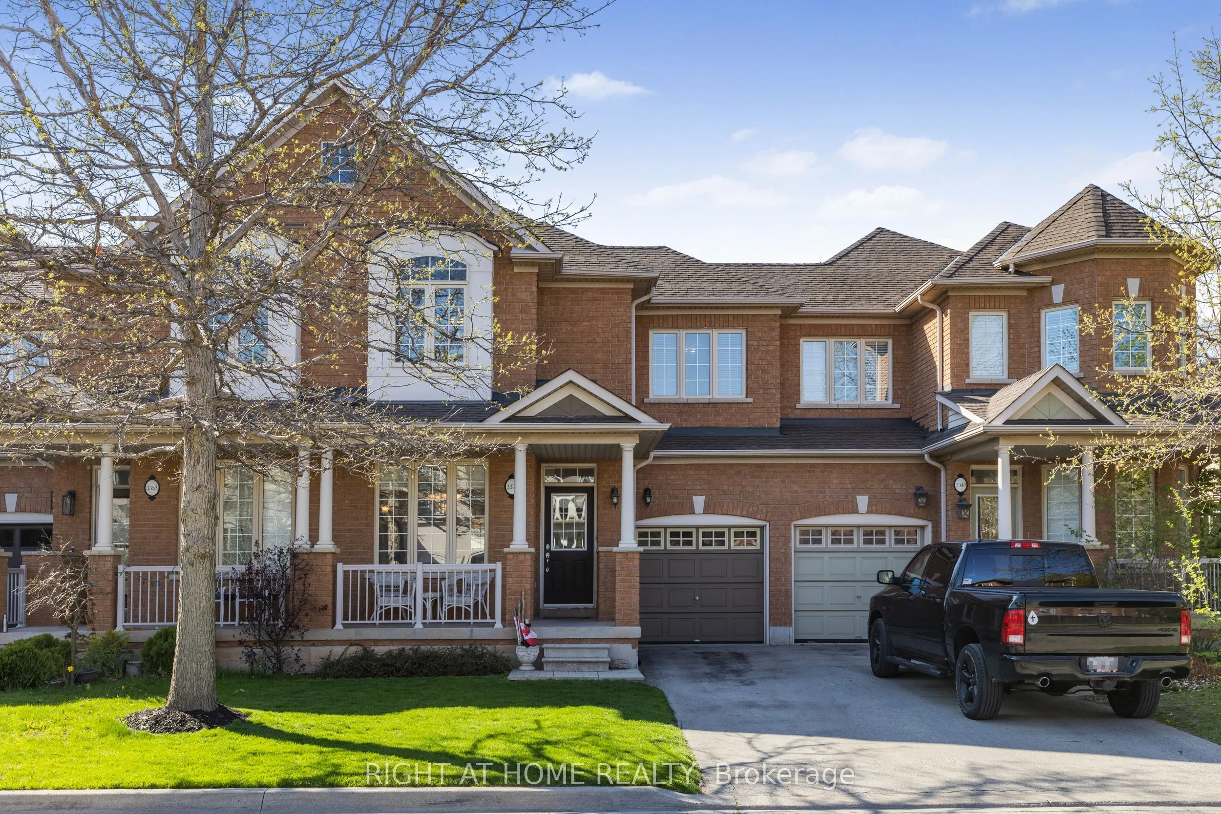 3351 Hayhurst Crescent, ON L6L 6T8